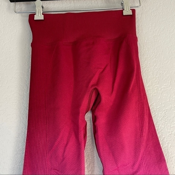 PINK VICTORIA’S SECRET Color Block Red Pink Textured Leggings XS - Picture 6 of 8